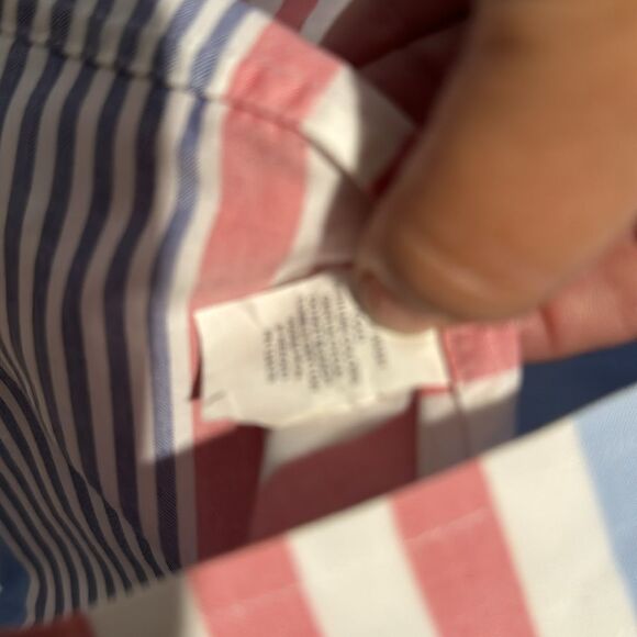 Vineyard Vine Button Down Size Medium - Picture 5 of 6